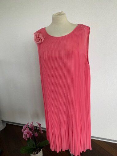 Madeleine Vestiti: Wunderschönes Plisseekleid Madeleine/Elégance Gr. 46 – Nuovo (secondo la descrizione) da Füllinsdorf venduto da Sunnebliemli7 3