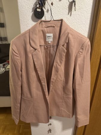 Only Blazer, Gr. 38, neuwertig, ideal für den Frühling!