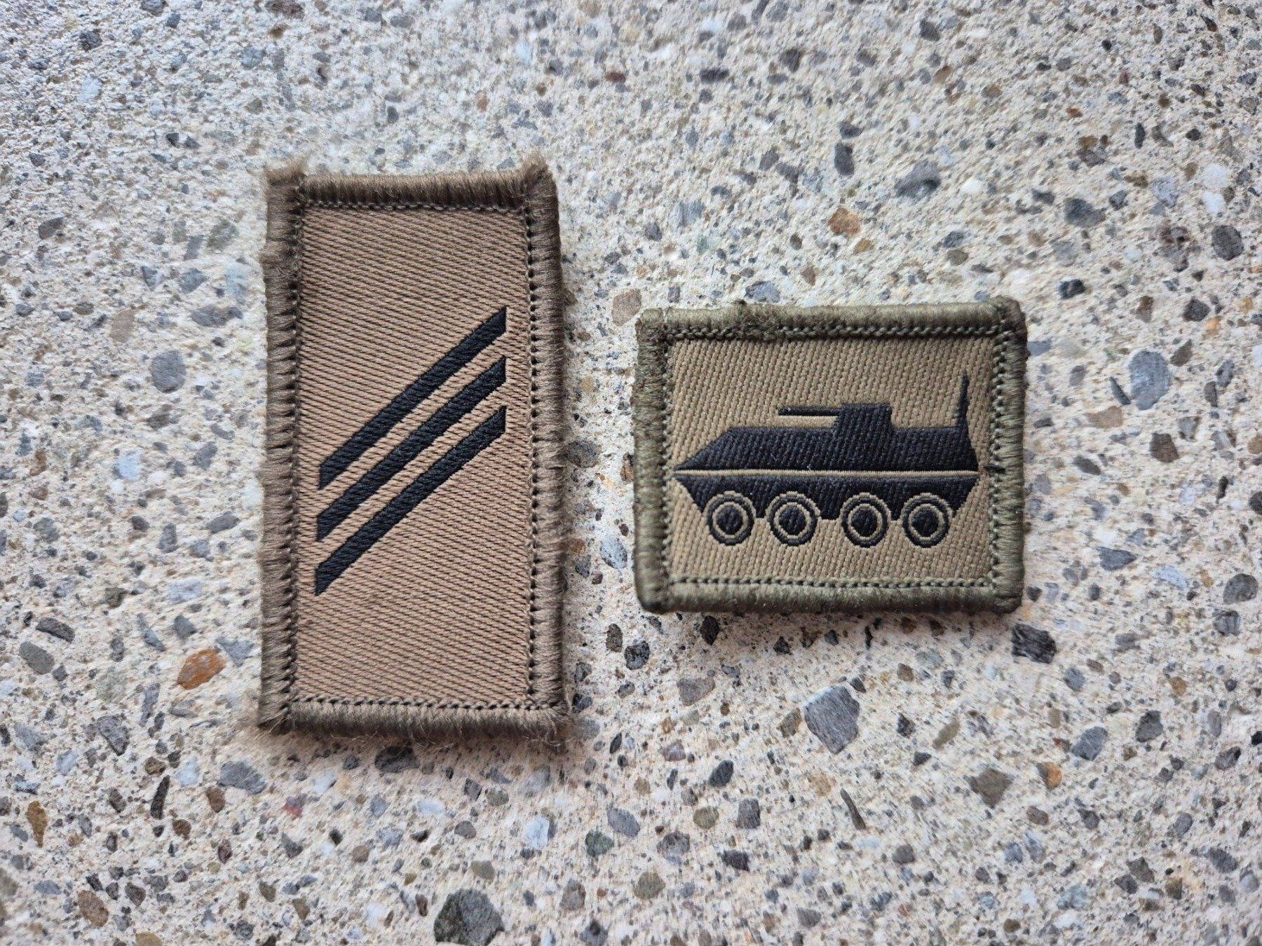 Schweizer Armee Placchette & Badge: *** Abzeichen Set mit klett Obergefreiter *** – Usato da Riedholz venduto da fr_sIruP
