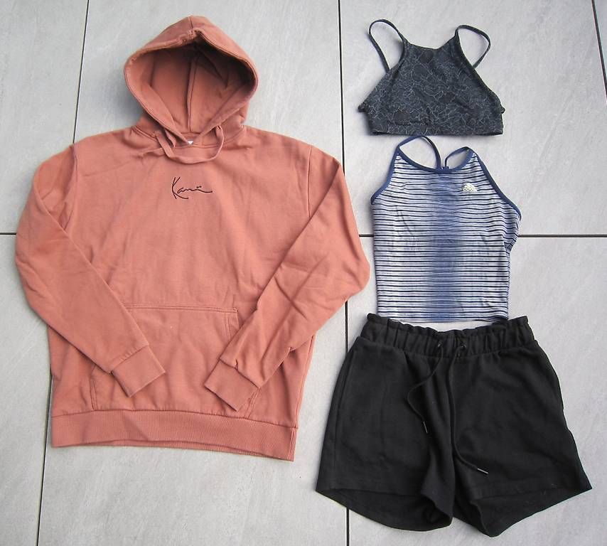 Lots de vêtements: (A) Kleiderpaket Gr. S – D'occasion à Steinhausen par ladisci 2