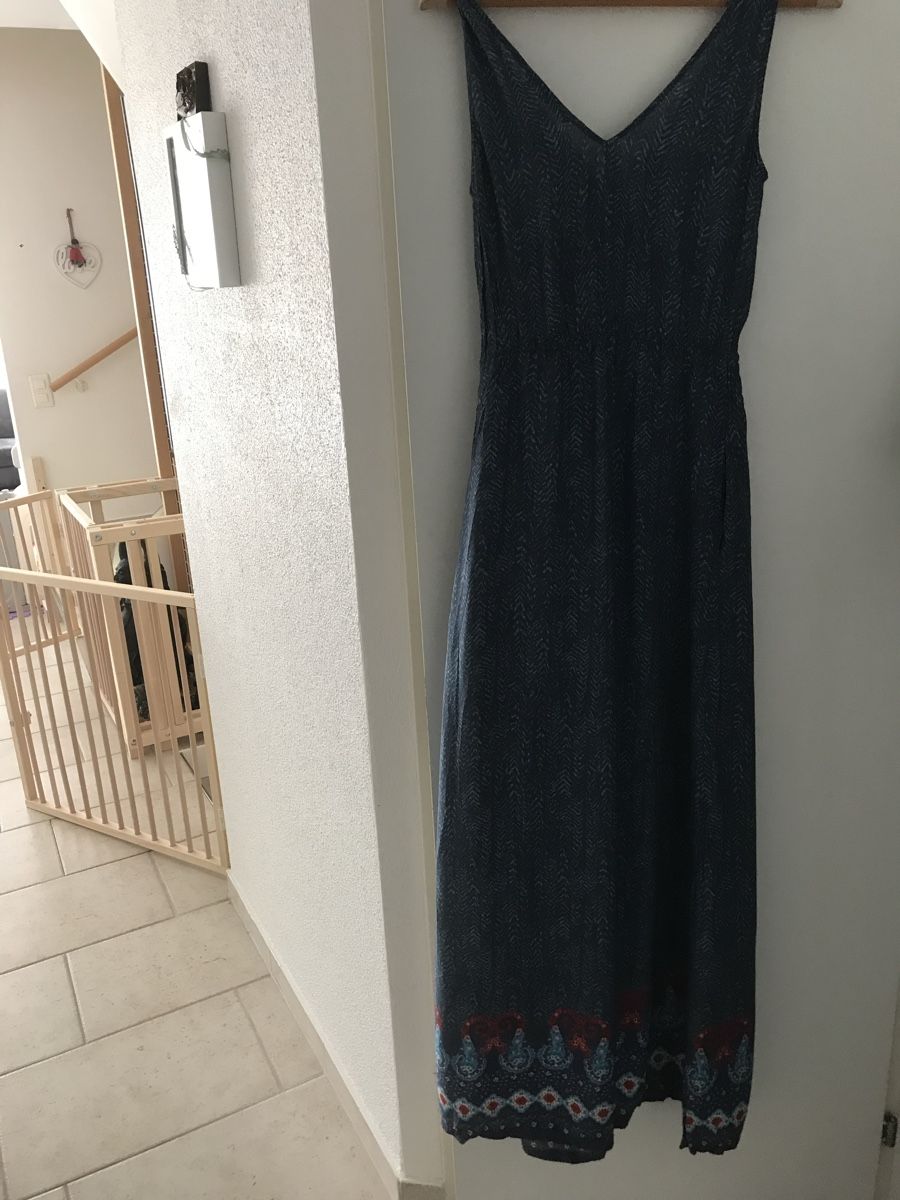 Zara Vestiti: Einmal getragenes Zara Maxi Kleid – Nuovo (secondo la descrizione) da Wettingen venduto da epe_9vbf 2