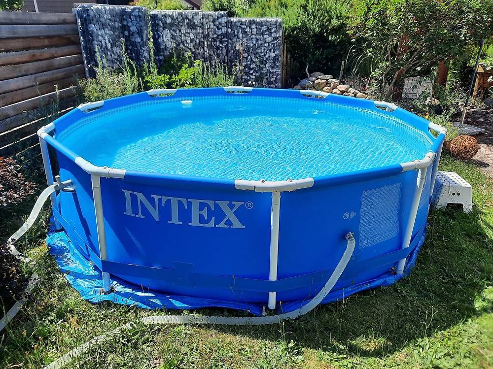 Intex Pool mit Pumpe, 3 m Durchmesser Kaufen auf Ricardo