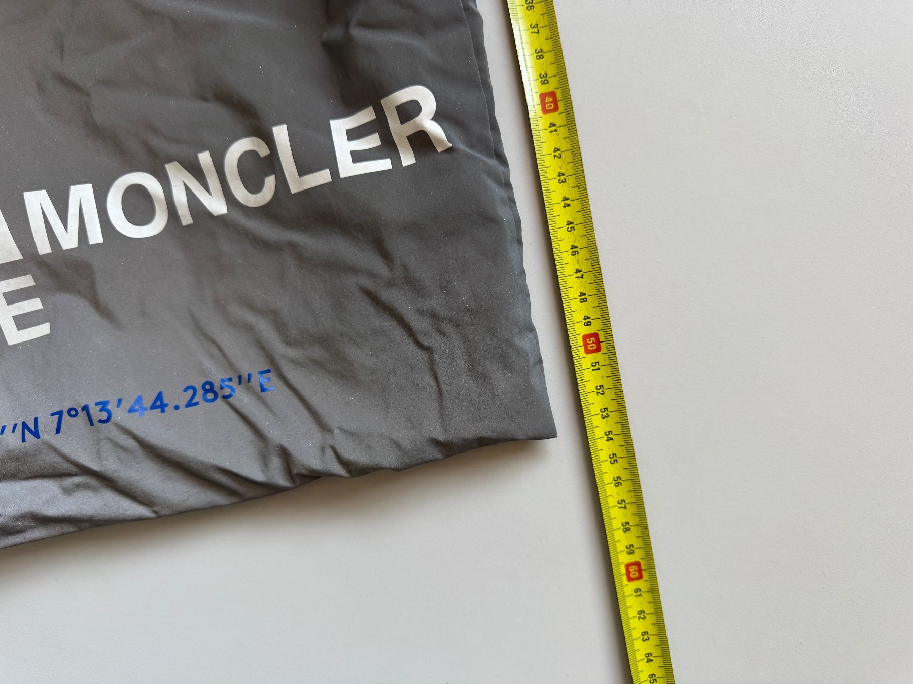 Moncler Zaini: Moncler Rucksack  Zermatt Grenoble reflektierend backpack – Nuovo (secondo la descrizione) da Neuchâtel venduto da _Easy_to_Find_ 5