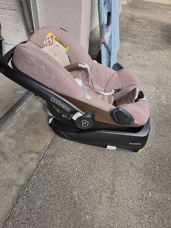 Maxi-Cosi Seggiolini per auto: Maxi Cosi Pebble mit Family Fix Basis – Usato da Rapperswil SG venduto da Sawulli 3