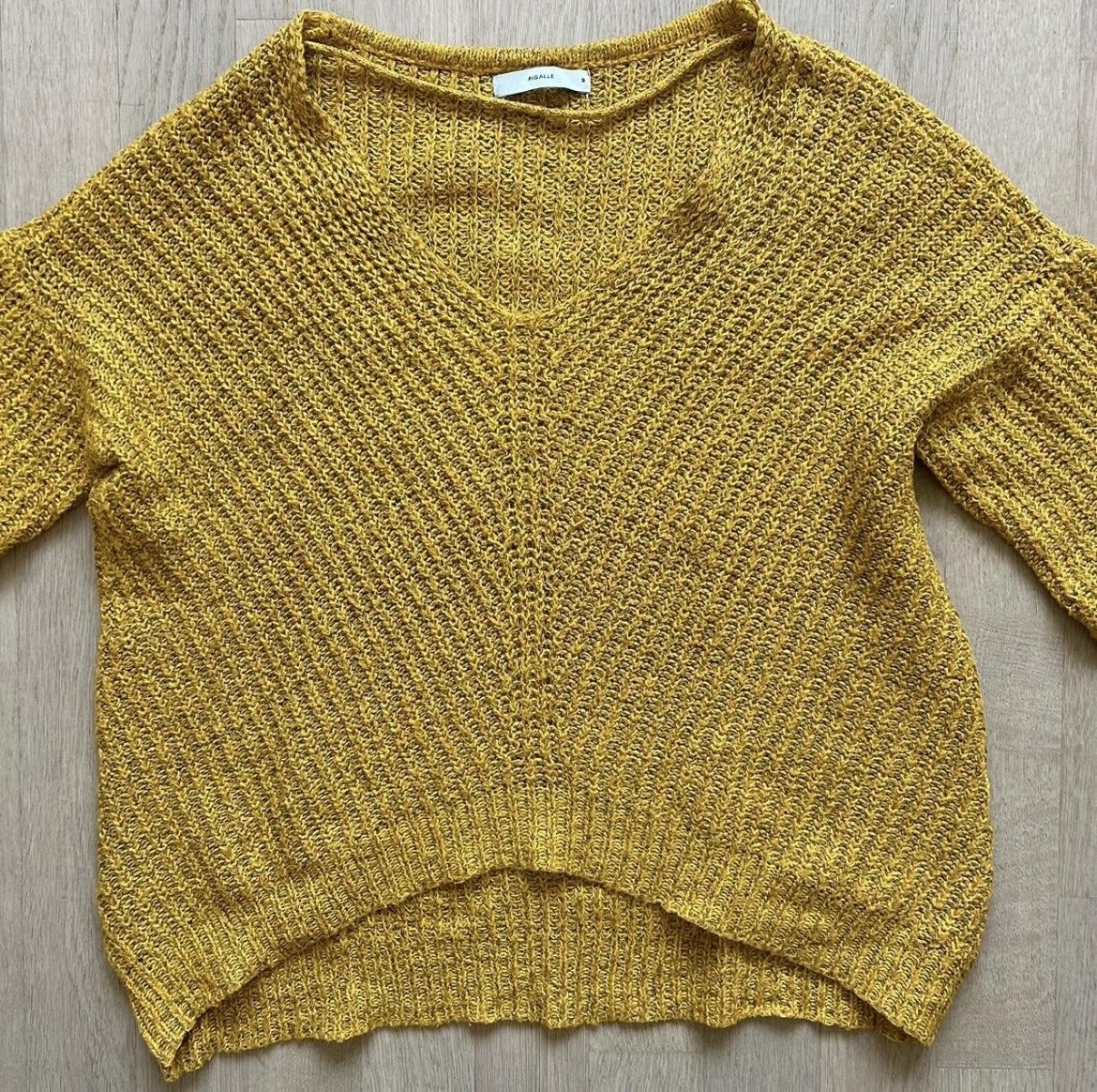 Pullover & Sweatshirts: Pullover gelb V-Ausschnitt Grösse S – Gebraucht aus Bern von marleyy77 1