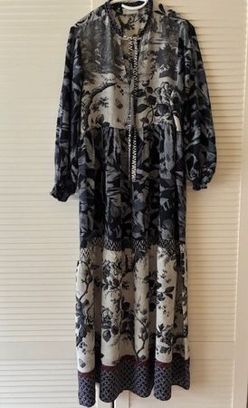 Kleid von Pierre Louis Mascia