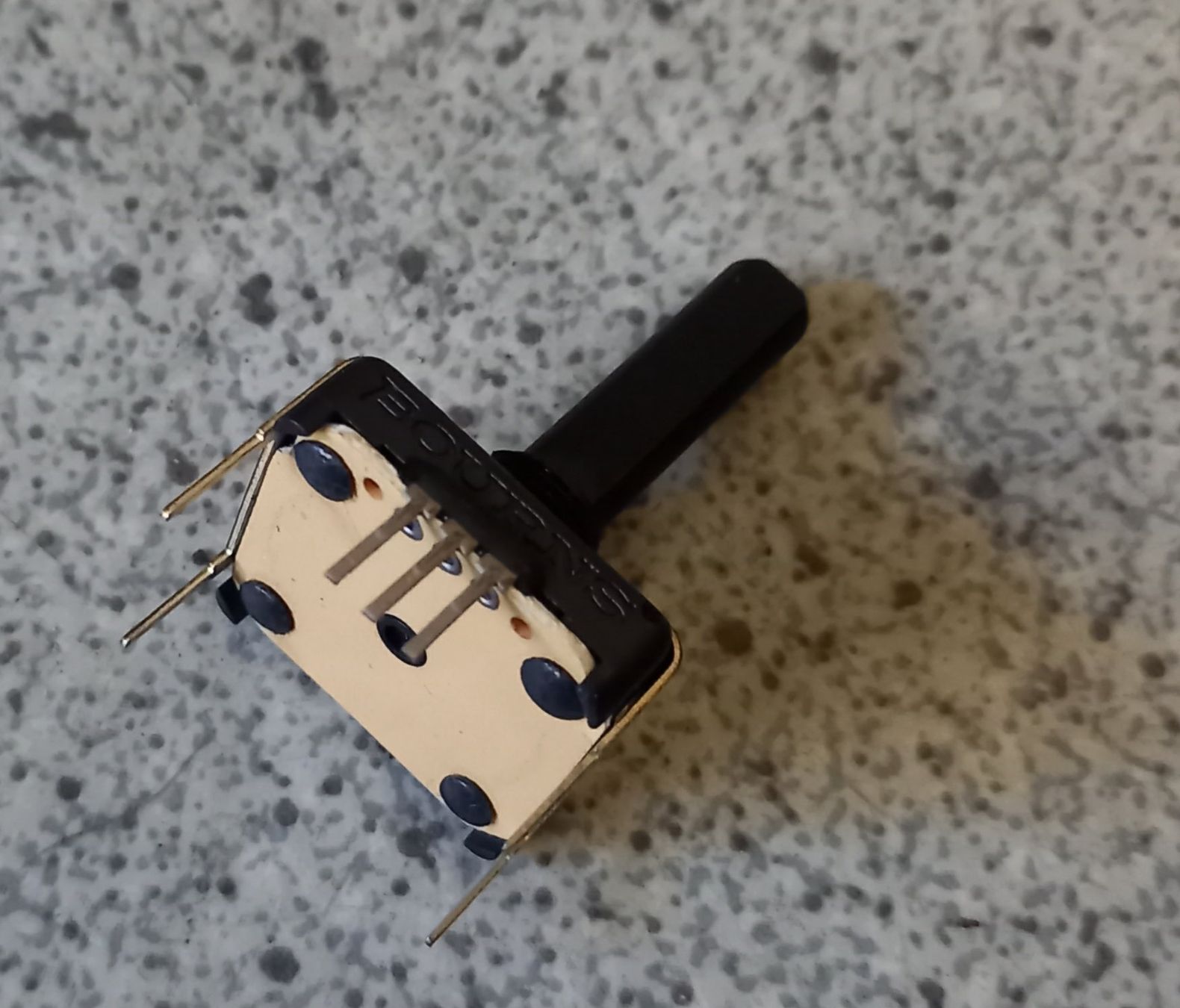 Strumenti musicali: 8 Potis und 1 Encoder für Ensoniq DP4+ – Nuovo e nell'imballaggio originale da Luzern venduto da garlicia 2