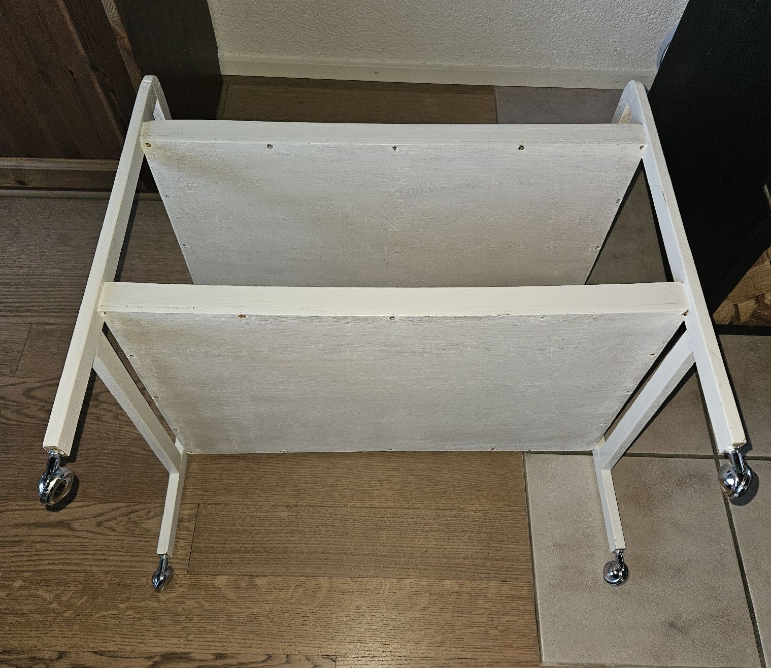 Holzartikel: Serviecewagen,Holz rot/weiss bemalt – Gebraucht aus Menziken von the_zw6x 3