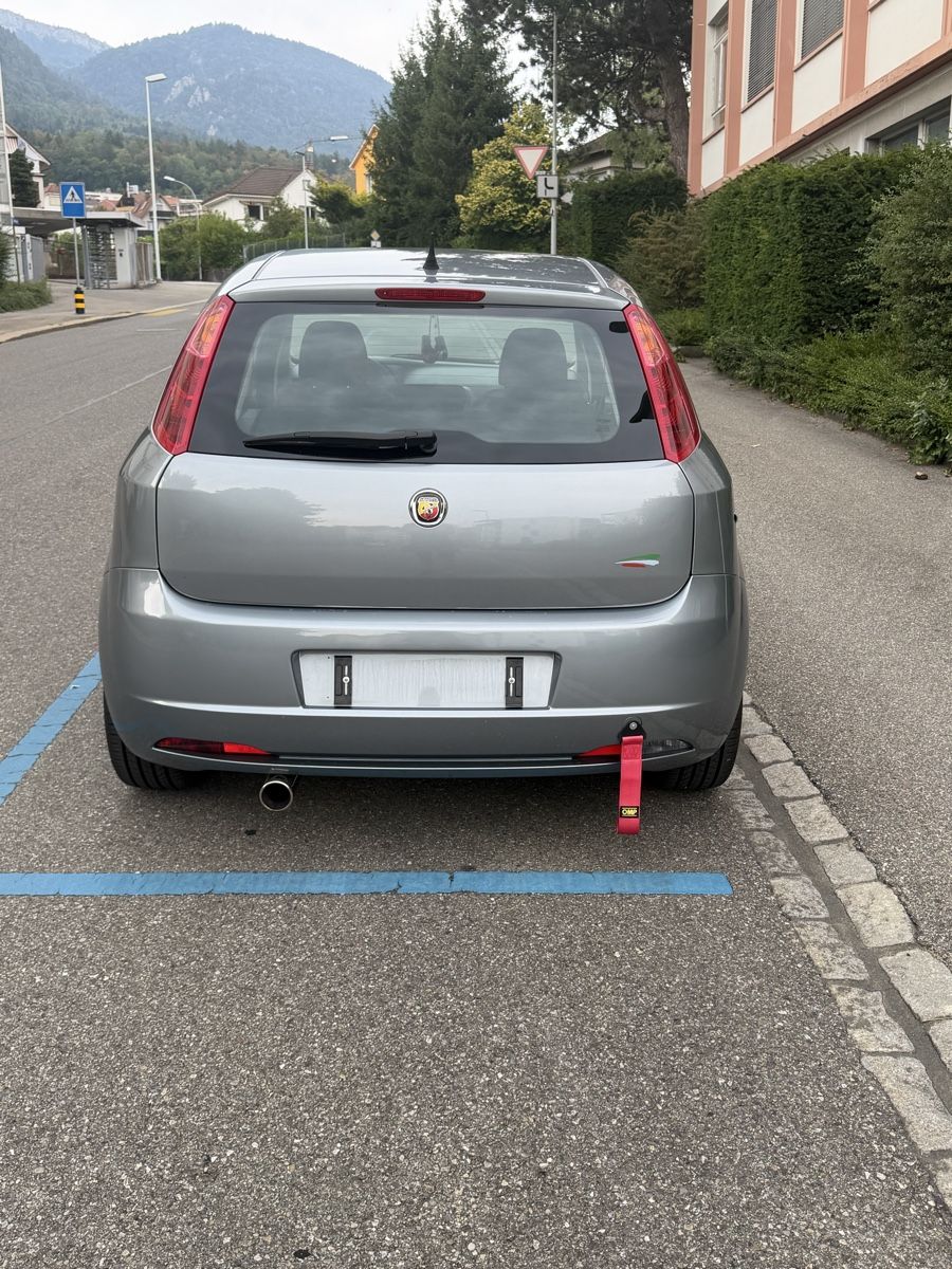 Fiat Autos: Fiat Grande Punto 1.4 8v – D'occasion à Aarburg par Fubu955 1