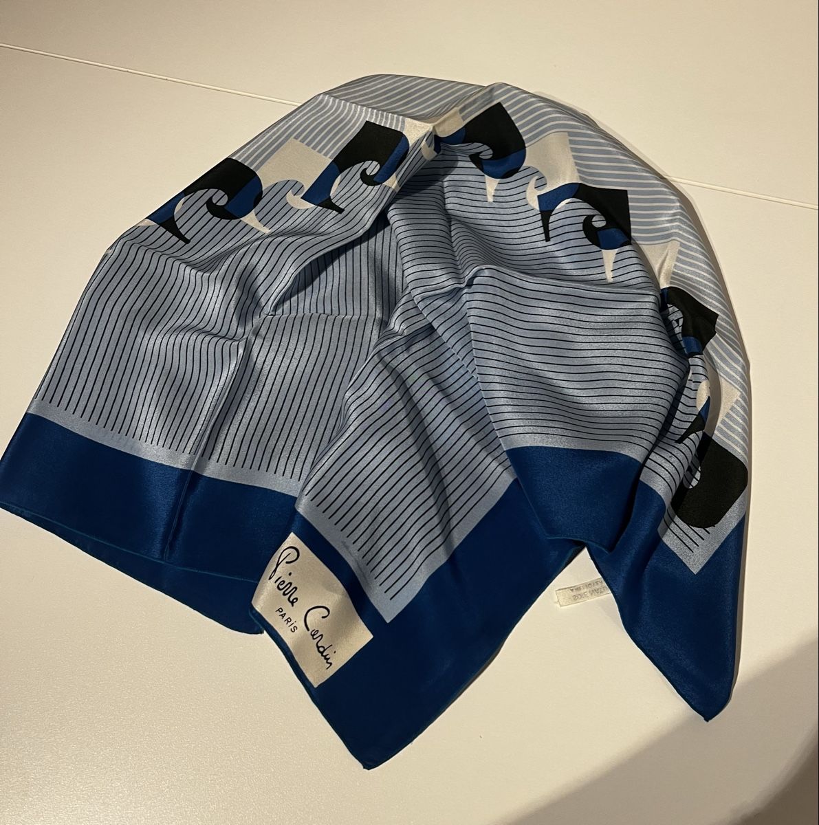 Pierre Cardin Foulards, Tücher & Schals: Foulard Pierre Cardin – Gebraucht aus St-Pierre-Clages von ste_xk6p 2