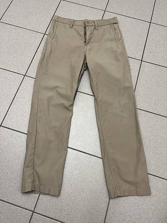 Pantaloni: VANS Authentic Chino Beige – Usato da Effretikon venduto da kia_c6fv 1