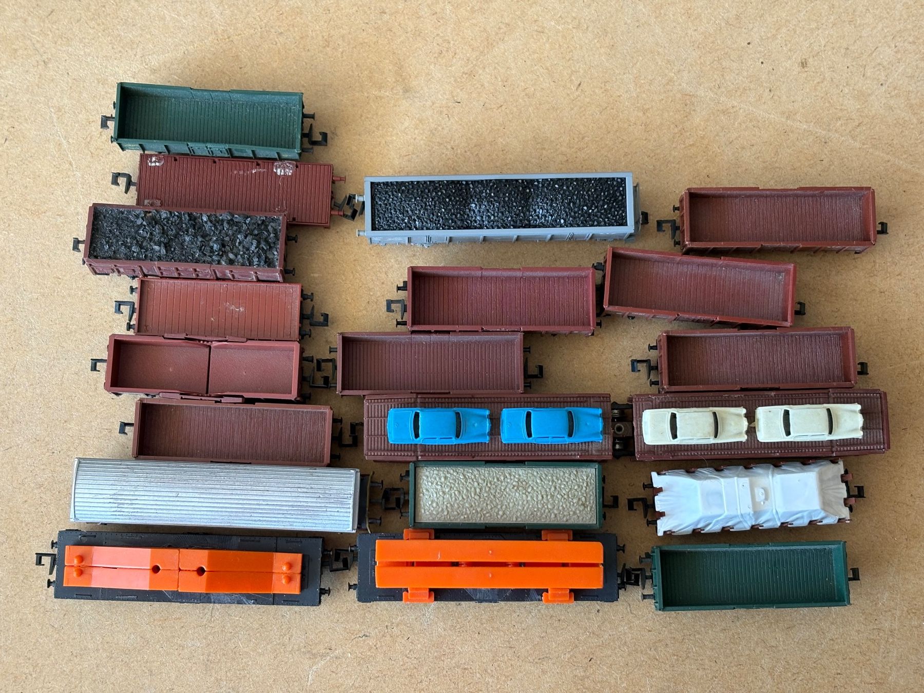 Arnold Modellini di ferrovie: 19x Guterwagen Arnold - Roco - Lima – Usato da Hauterive NE venduto da eriamch 1