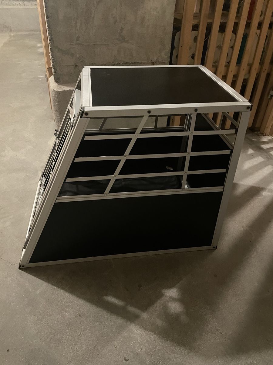 Gabbie, trasporto & Sicurezza: HUNDE TRANSPORTBOX – Usato da Vitznau venduto da MariaWeggis 1