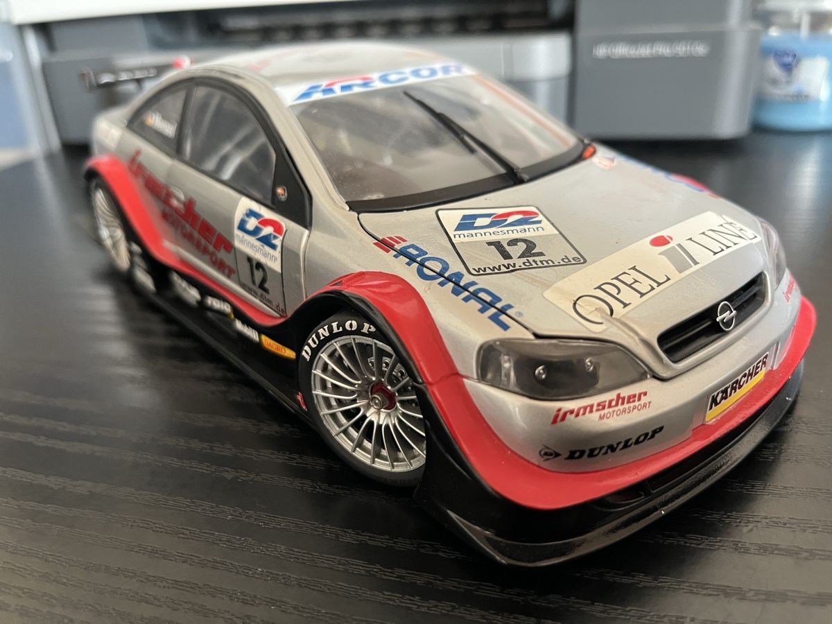 Opel Modellini d'auto: Opel Astra V8.  1:18 – Usato da Rümlang venduto da Papamoll4 6
