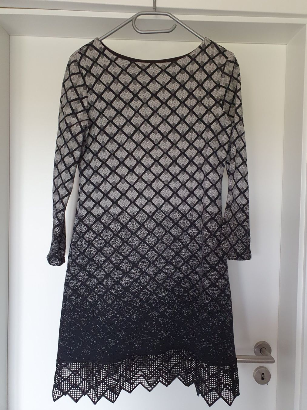 Ana Alcazar Kleider: Ana Alcazar Gr. 36, grau / schwarz – Neu (gemäss Beschreibung) aus Heinrichswil von sabi2809