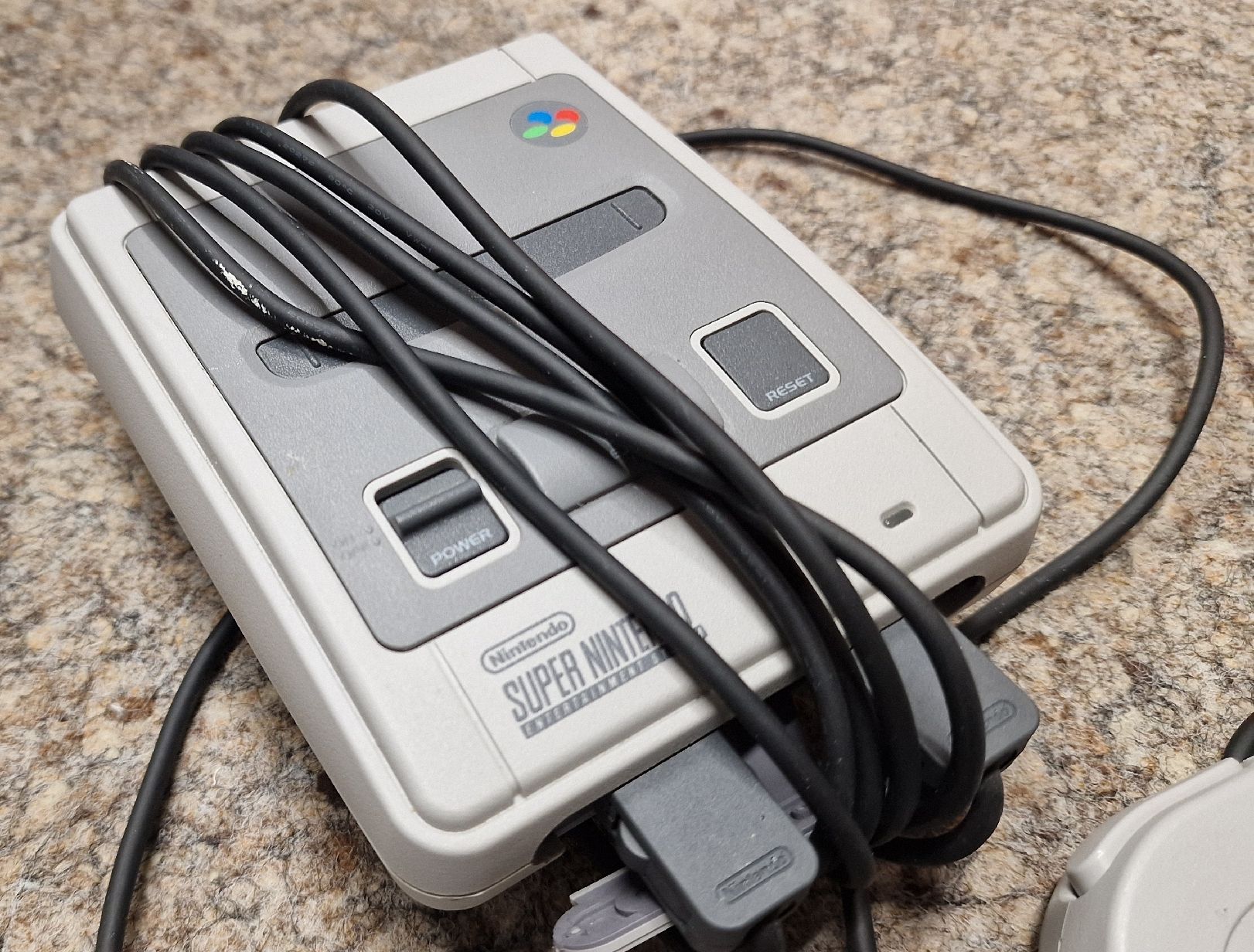 Nintendo Konsolen: Super Nintendo Classic Mini + 2 Controller (SNES MINI) – Gebraucht aus Reinach BL von  2