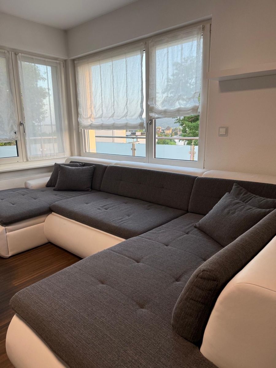 Divani: Moderne Wohnlandschaft / Ecksofa Weiss-Grau – Usato da Wallisellen venduto da alessia02