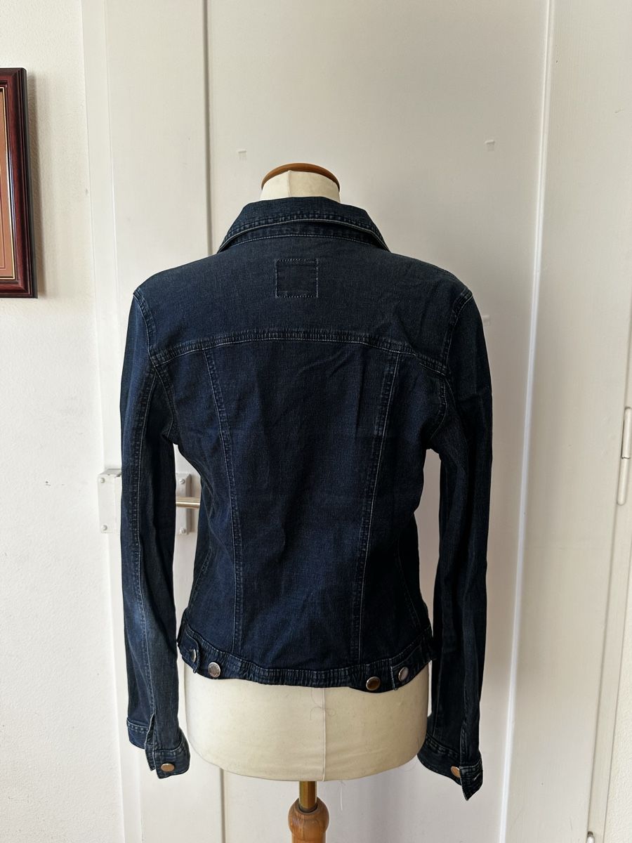 Moschino Giacche: Moschino Jeansjacke Grösse s/m – Usato da Bern venduto da HA-De 3