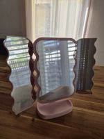 Spiegel mit Licht 