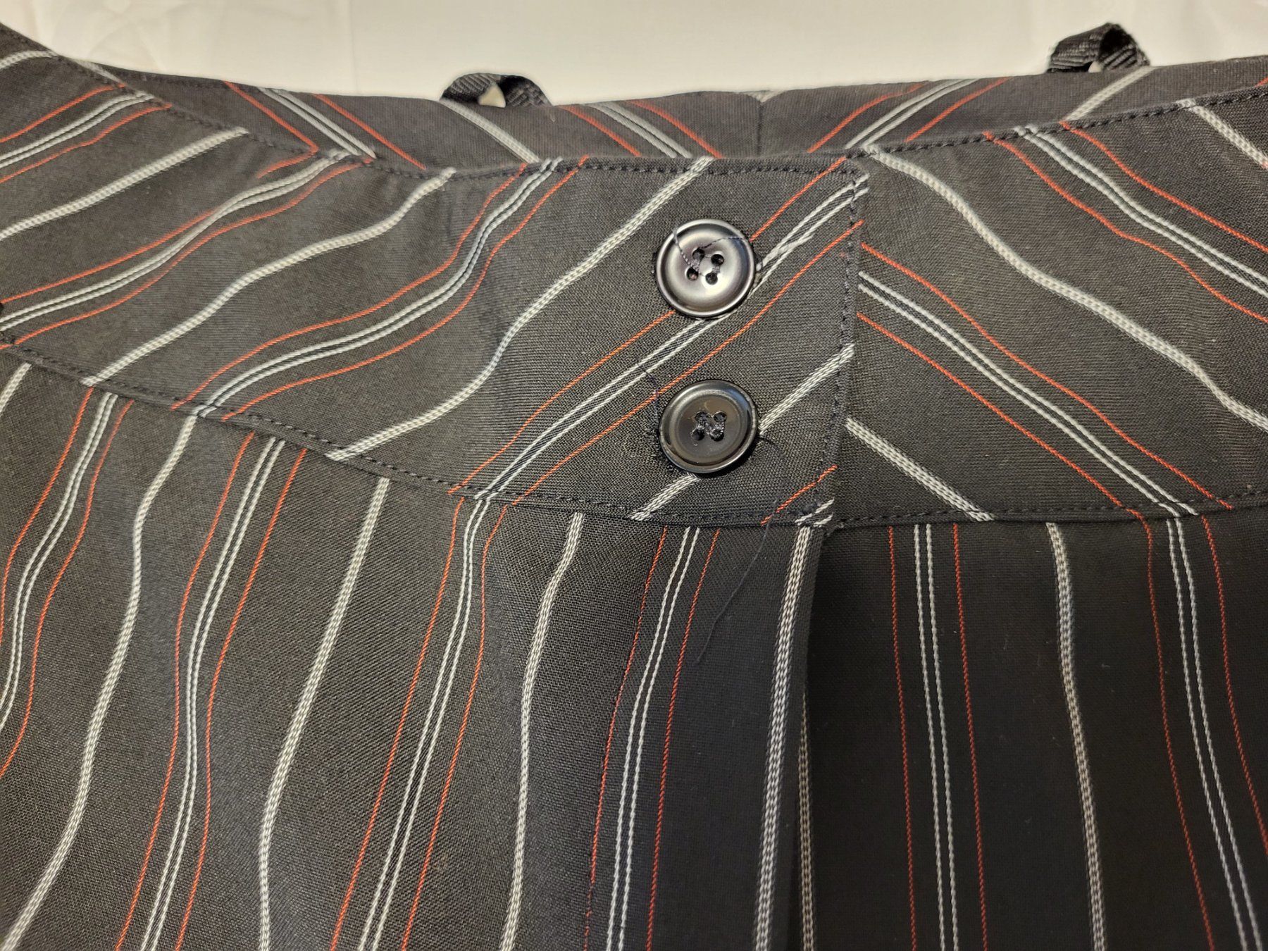 Completi & Tailleur: Anzug - 2 Teiler schwarz / rot,weiss fein gestreift / Gr 42 – Usato da Eschlikon TG venduto da Hirzliblick 3