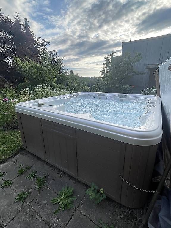 Whirlpool: Whirlpool – Gebraucht aus Ittigen von sel_fm7s 3
