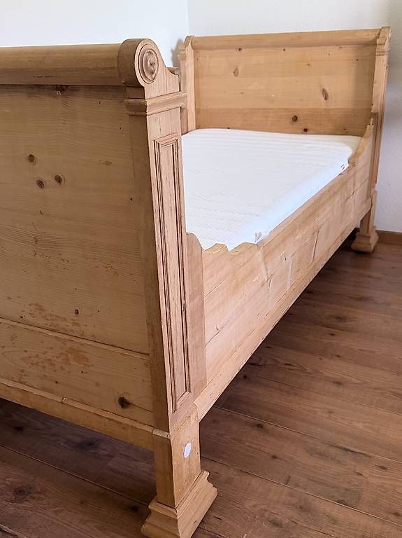 Letti: Nostalgisches Massivholzbett  restauriert – Usato da Schwanden GL venduto da Nitramch 3