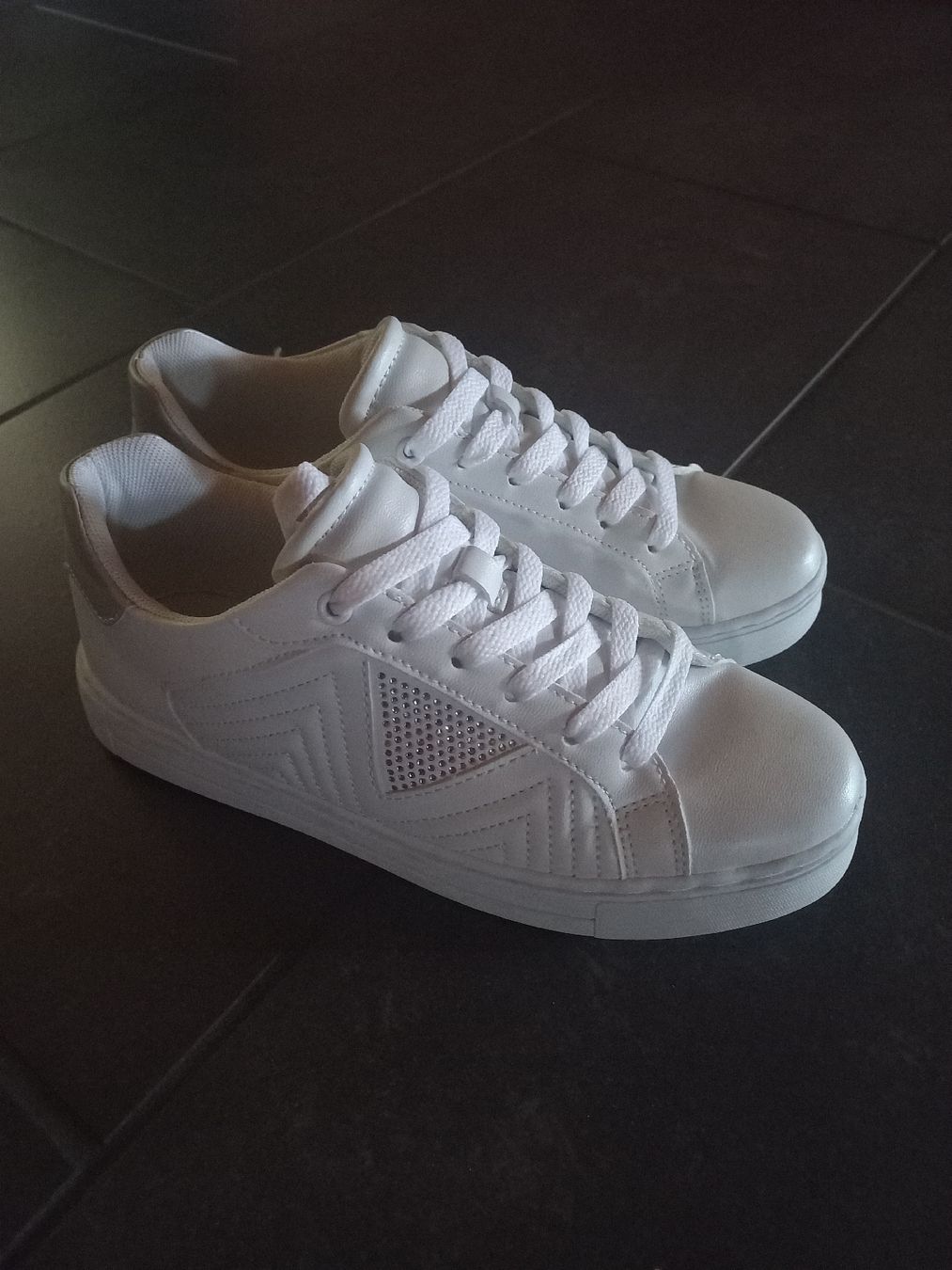 Scarpe da donna: Schuhe weiss Gr. 37 – Usato da Lauenen b. Gstaad venduto da J3A7N 2