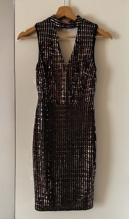 Abendkleid schwarz mit Glitzerpailletten