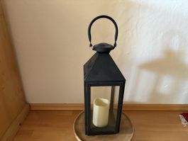 Laterne aus Metall und Glas, neuwertig, für den Garten!