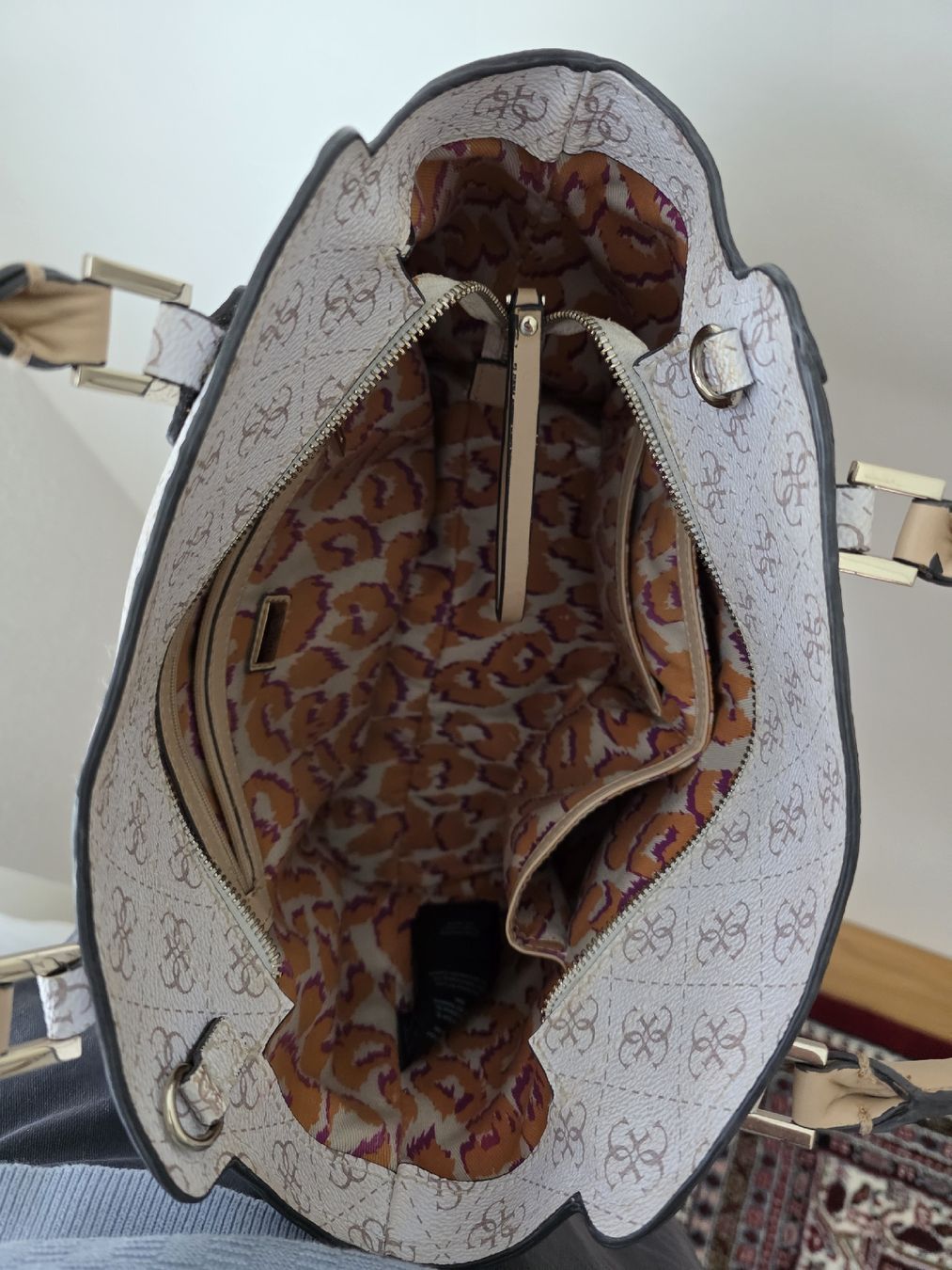 Guess Sacs femmes: Guess Handtasche  – D'occasion à Kriens par eldo1990 2