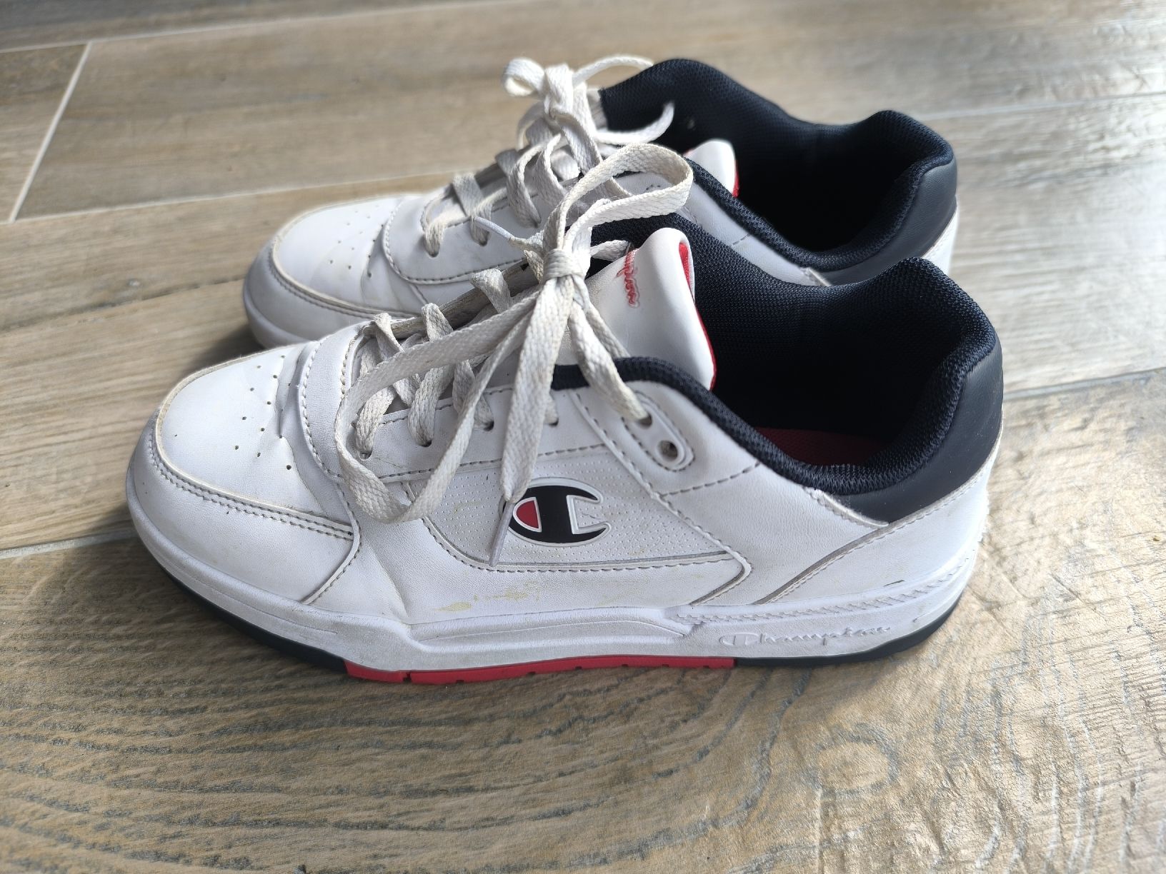Champion Scarpe da uomo: baskets champion 37,5 – Usato da Arnex-sur-Orbe venduto da mbdaso