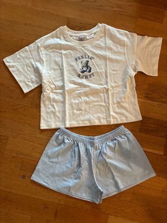 Schönes Pyjama Gr. 134/140, Neu, H&M