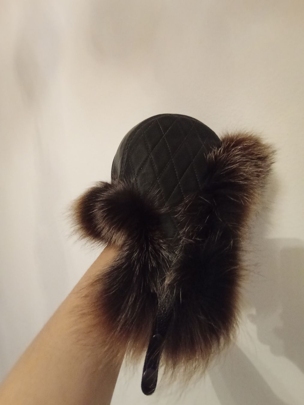Hüte, Mützen & Caps: Bonnet en fourrure et cuire. – Neu (gemäss Beschreibung) aus Fribourg von mal_8zjh 4