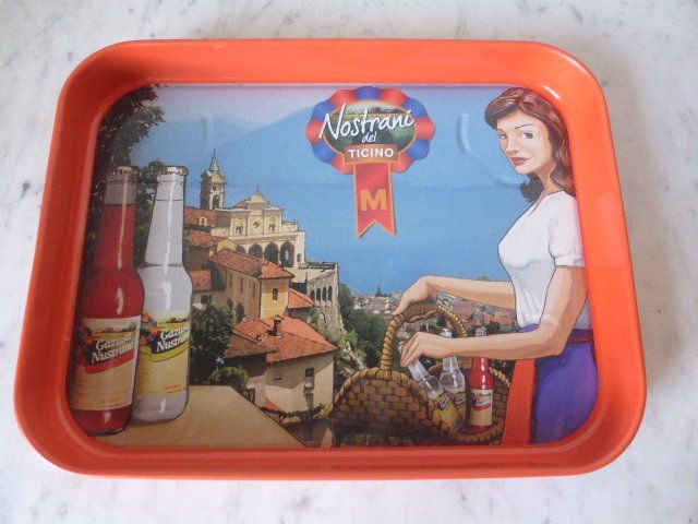 Insegne: Retro Blech Serviertablett Nostrani del Ticino – Usato da Hitzkirch venduto da kleinerbaer01