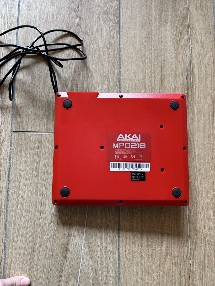 Sistema di controllo: Akai MPD218 USB Pad Controller - Top Zustand! – Nuovo (secondo la descrizione) da Maladers venduto da N.S.D.M 1