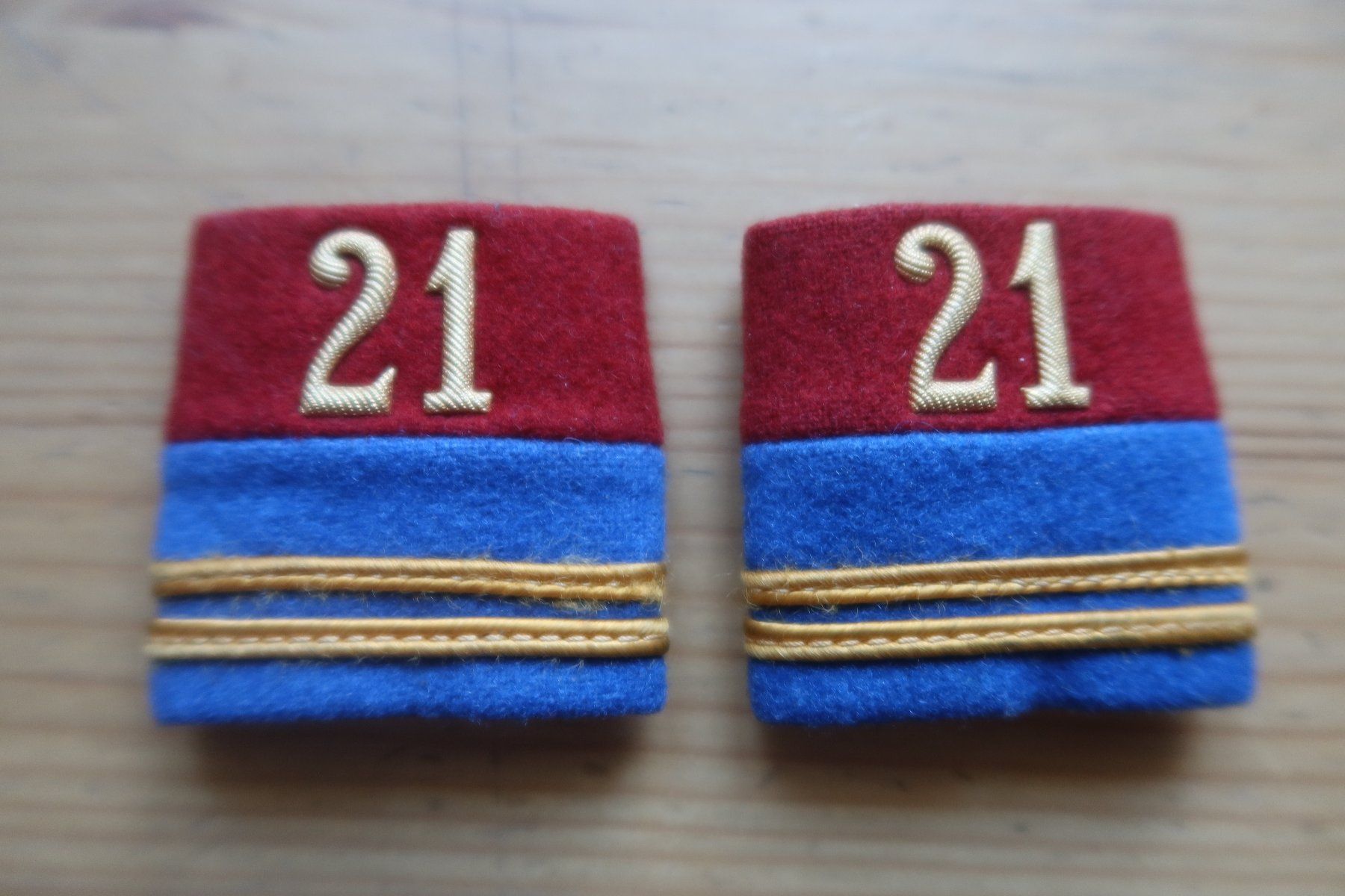 Schweizer Armee Uniformen: Achselschlaufen Oblt – Gebraucht aus Chur von zowie72