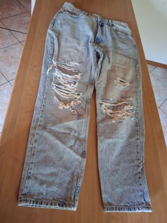 Pantalon jeans 100% coton taille 42 marque Zara