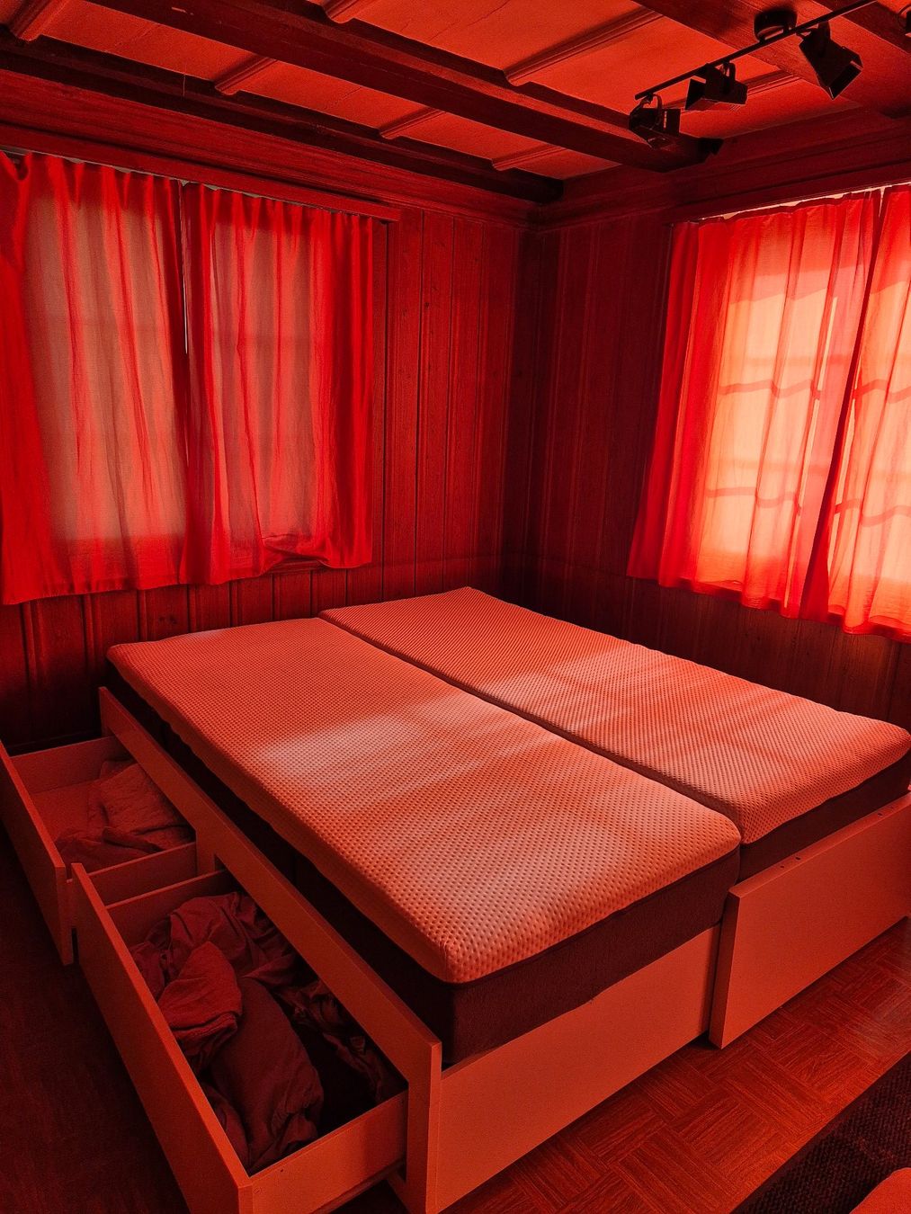 Lits: Bett inkl Matrazen – D'occasion à Berg am Irchel par AshasPlace 2