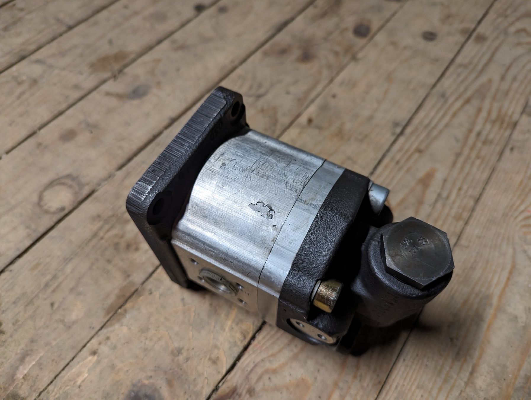 Pompe & Parti di ricambio: Hydraulikpumpe Bosch – Usato da Dietschwil venduto da FIZENATOR 1