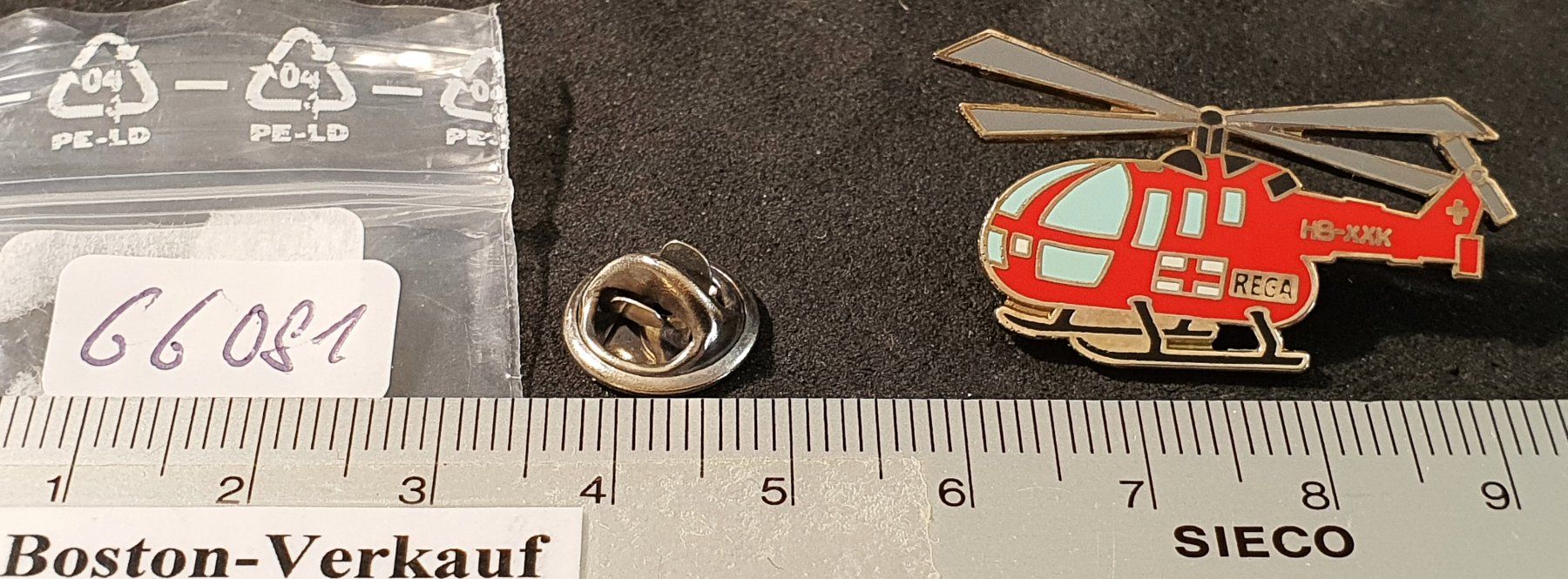 Rega Placchette & Badge: GG081 - Pin REGA Helikopter – Usato da Reinach BL venduto da Boston-Verkauf 1