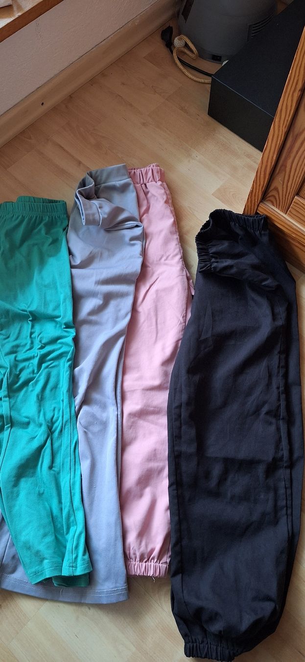 Pantaloni: Mädchen Hose 134 bis 142 – Usato da Othmarsingen venduto da Dijana1985