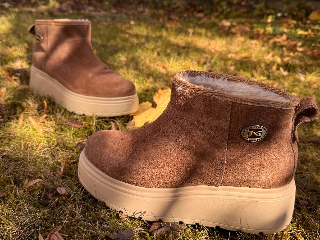 Scarpe da donna: NeroGiardini Suede Platform Ankle Booties code I514904D – Usato da Bern venduto da ele_dk77 1