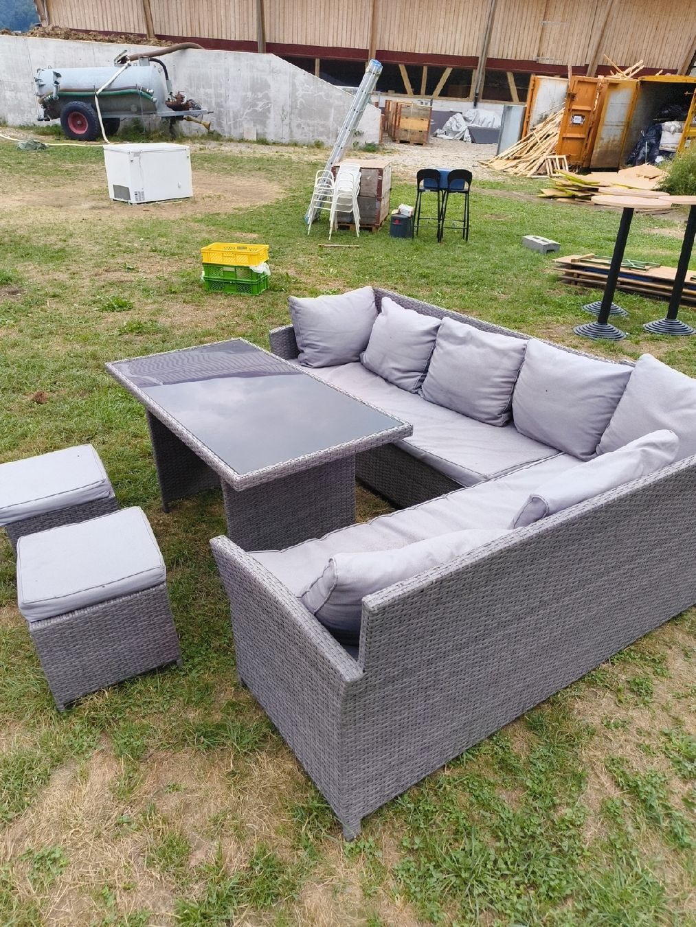 Sofas: Gartensitzgruppe grau mit Glashaube ab 1Fr – Gebraucht aus Kaltbrunn von leo.vogel 1