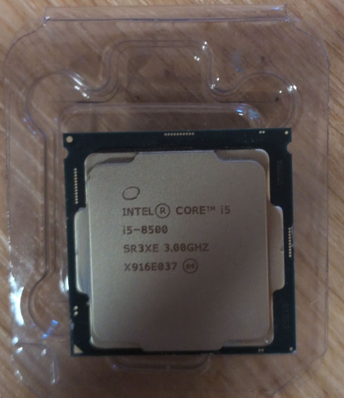 Intel Composants électroniques: Intel Core i5-8500 CPU  – D'occasion à Sumiswald par Nick_Stalder