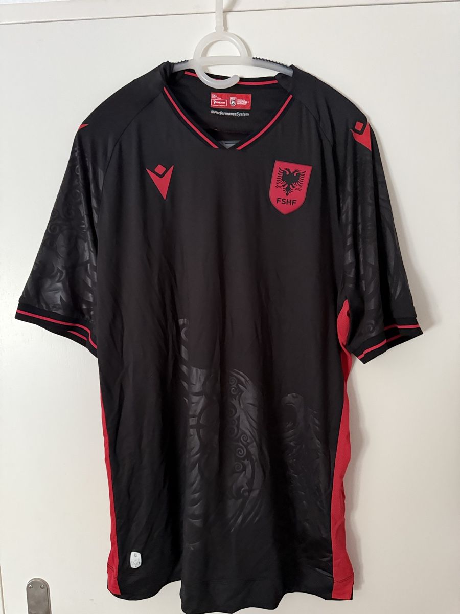 Leibchen & Hosen: Albanien Trikot neu – Neu (gemäss Beschreibung) aus Brugg AG von S_Stuff