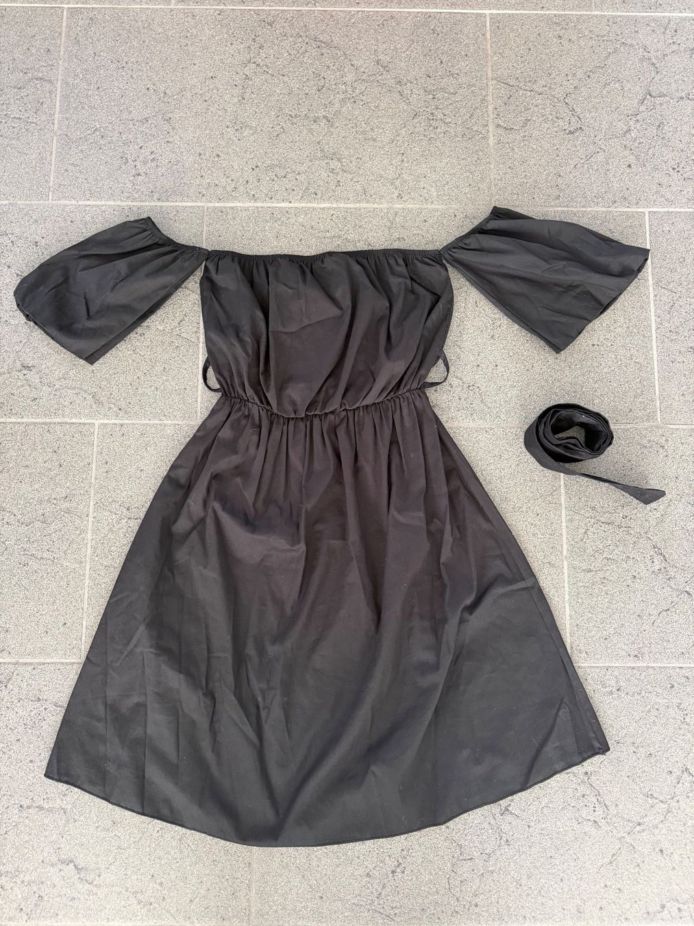 Vestiti: Off-Shoulder Kleid mit Bindegürtel Grösse S – Nuovo (secondo la descrizione) da Rupperswil venduto da Nila_7