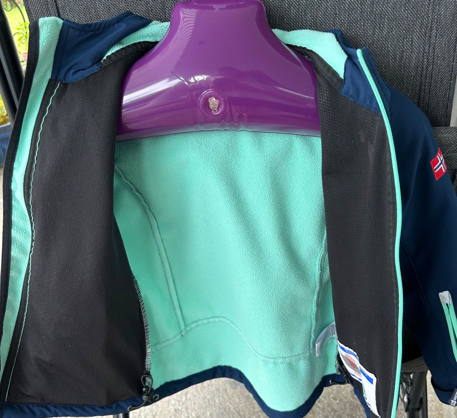 Trollkids Jacken & Mäntel: Trollkids-Softshelljacke Gr. 128 – Gebraucht aus Sevelen von Glueckstreffer.62 2