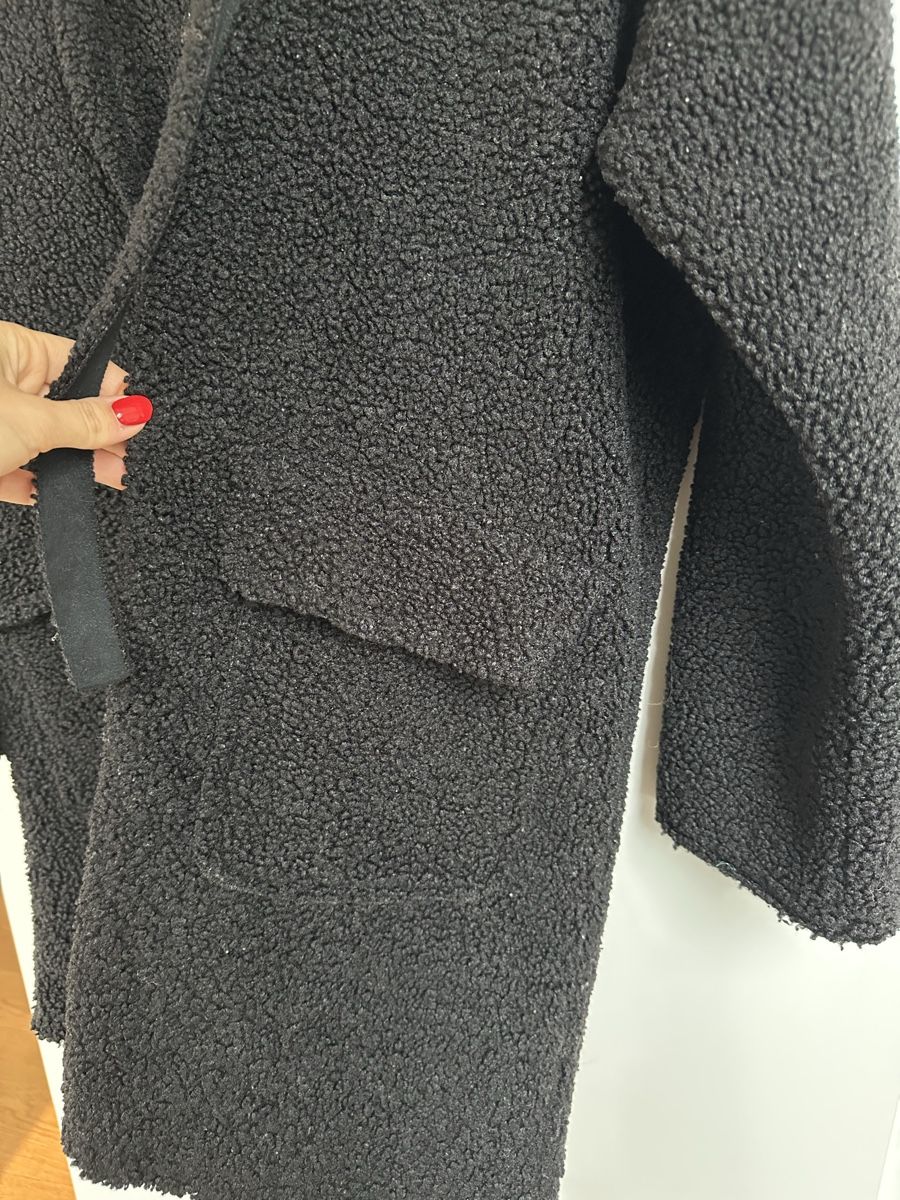Cappotti: Schwarzer Teddy Mantel mit Kapuze, Gr. M – Usato da Koppigen venduto da mrs_5gyj 2