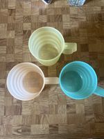 3 Becher Plastik gelb, grün und orange