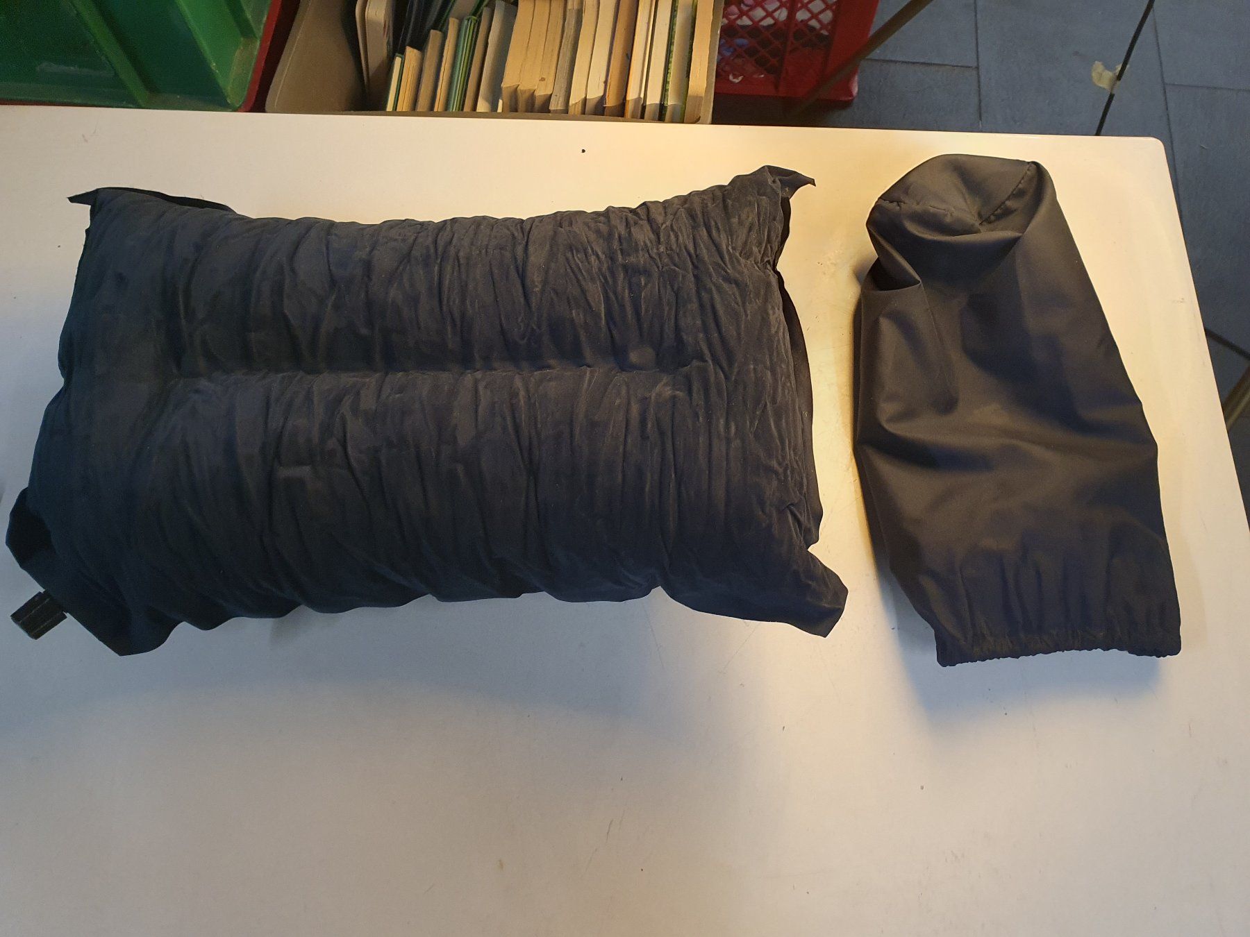 Cuscini: Aufblasbares Campingkissen – Usato da Zürich venduto da loosebone 1